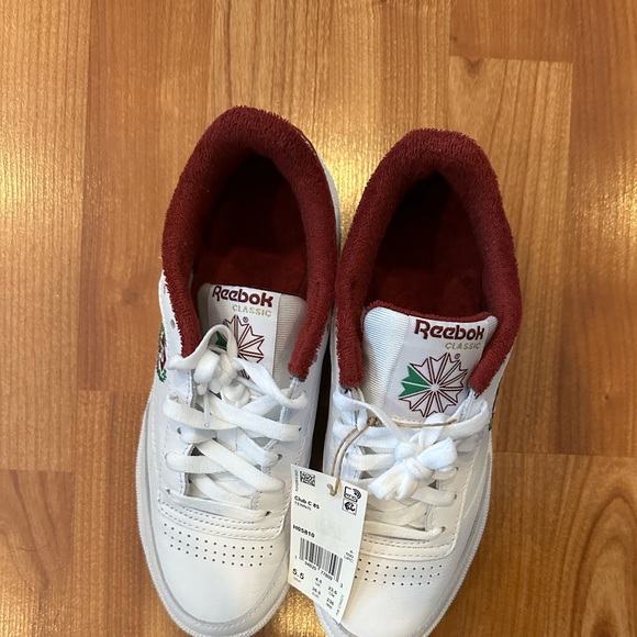 NEW REEBOK Club C 85 Unisex OG Crest Vintage Sneakers 5.5 - Picture 4 of 6